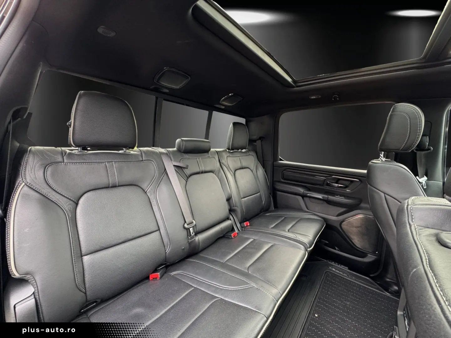 DODGE RAM 1500 Limited Night 5.7 V8