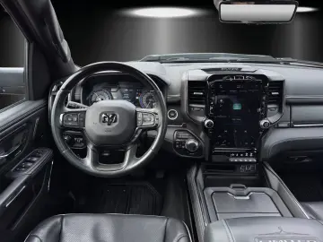DODGE RAM 1500 Limited Night 5.7 V8