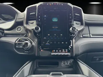 DODGE RAM 1500 Limited Night 5.7 V8