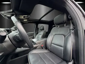 DODGE RAM 1500 Limited Night 5.7 V8