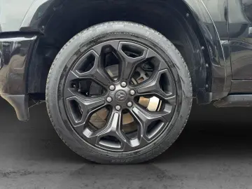DODGE RAM 1500 Limited Night 5.7 V8