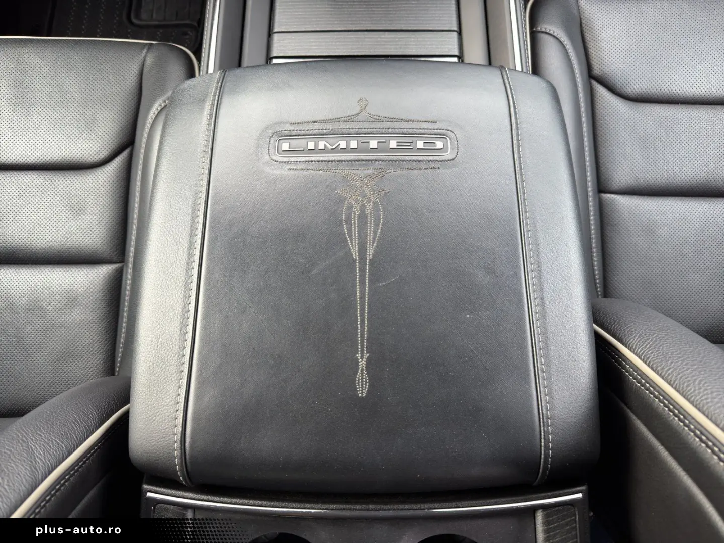 DODGE RAM 1500 Limited Night 5.7 V8