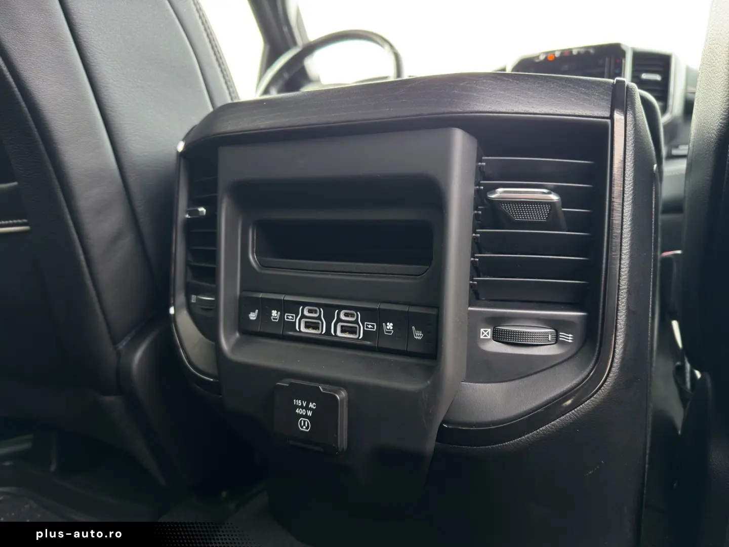 DODGE RAM 1500 Limited Night 5.7 V8