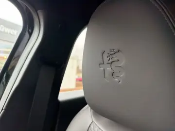 ALFA ROMEO Junior Ibrida Speciale Mild-Hybrid