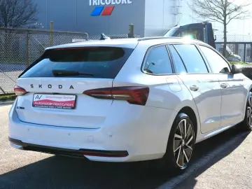 SKODA Octavia Combi 2.0 TDI  Sportline Matrix Led DSG