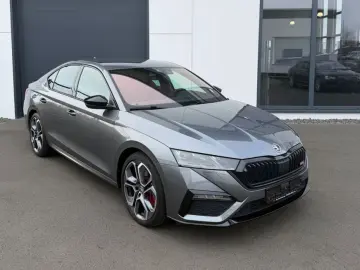 SKODA Octavia RS DCC Colum 19  AHK ACC Matrix el. Sitz