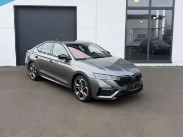 SKODA Octavia RS DCC Colum 19  AHK ACC Matrix el. Sitz