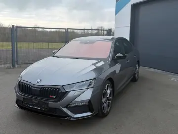 SKODA Octavia RS DCC Colum 19  AHK ACC Matrix el. Sitz