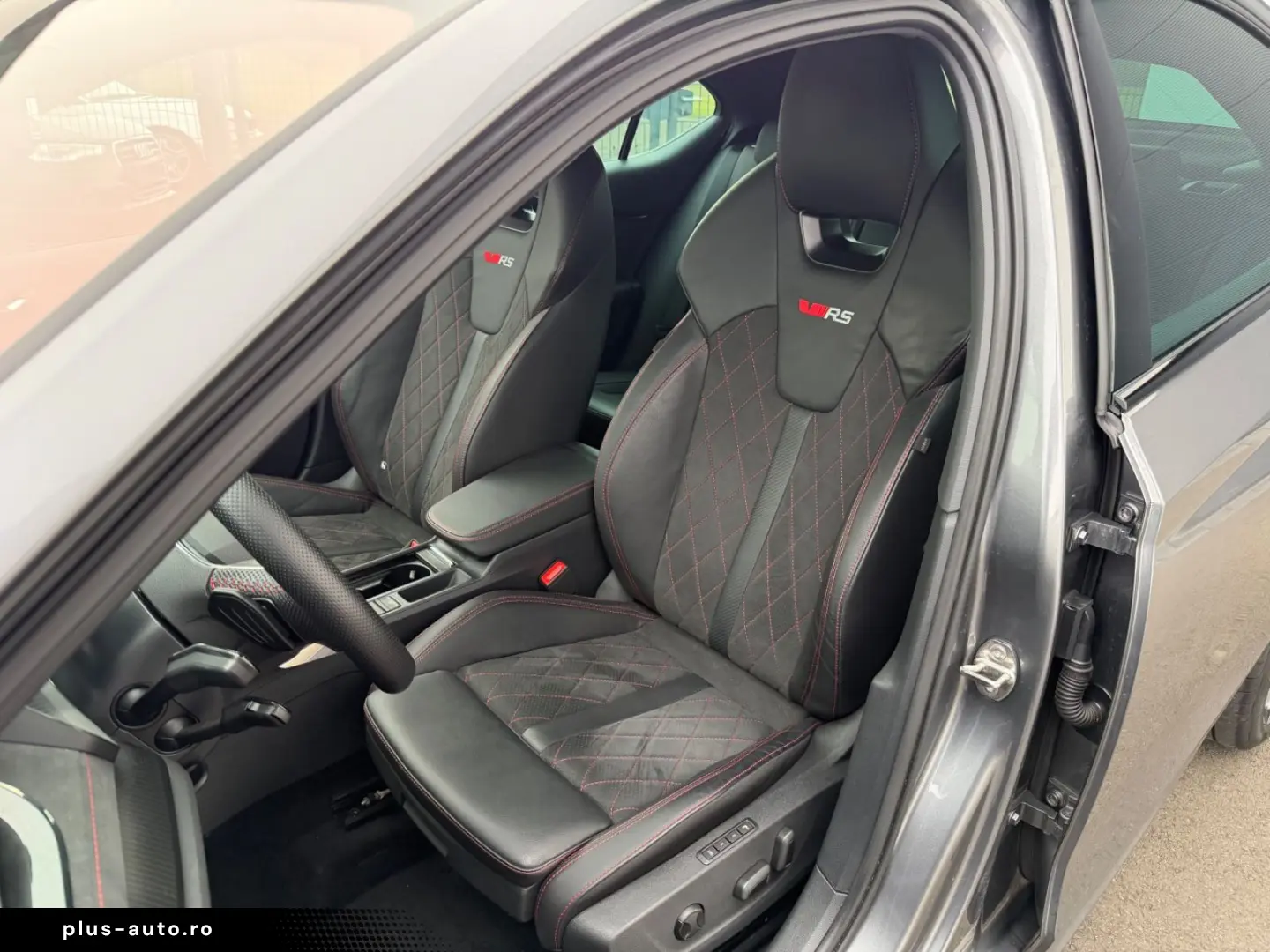 SKODA Octavia RS DCC Colum 19  AHK ACC Matrix el. Sitz