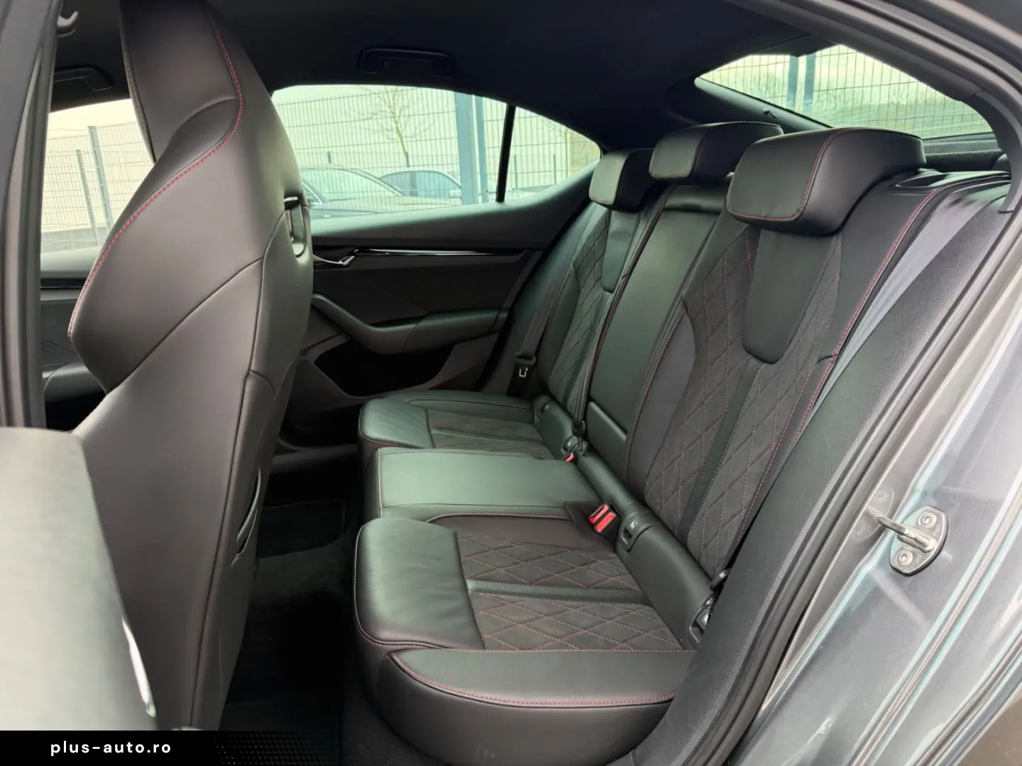 SKODA Octavia RS DCC Colum 19  AHK ACC Matrix el. Sitz