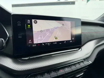 SKODA Octavia RS DCC Colum 19  AHK ACC Matrix el. Sitz