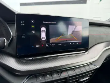 SKODA Octavia RS DCC Colum 19  AHK ACC Matrix el. Sitz