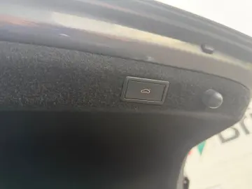 SKODA Octavia RS DCC Colum 19  AHK ACC Matrix el. Sitz