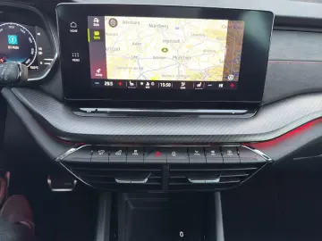 SKODA Octavia 2.0 TSI RS LEDER STANDHZG HUD KAMERA ACC