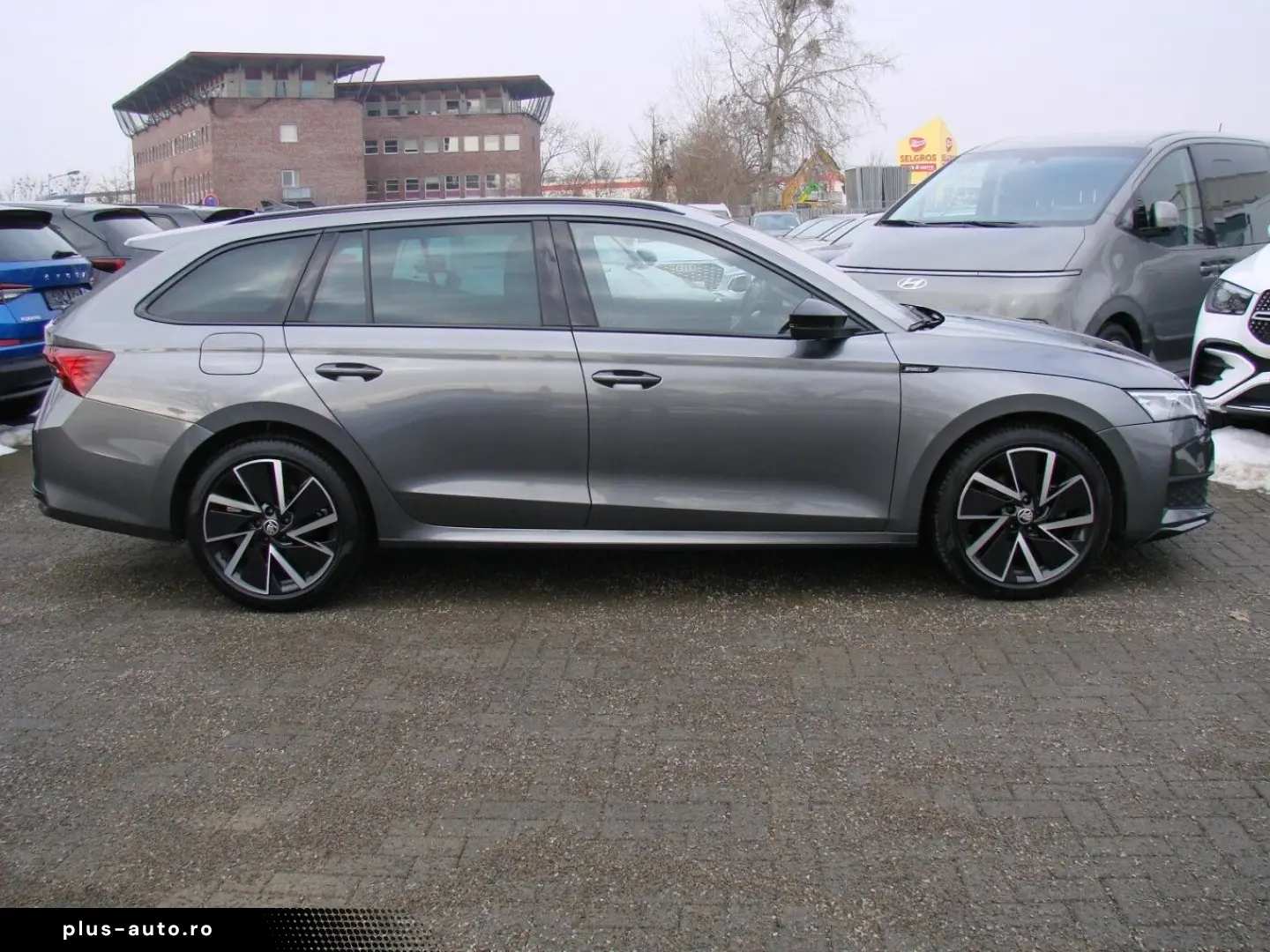 SKODA Octavia 2.0TDi Sportline LED 360º Canton HUD