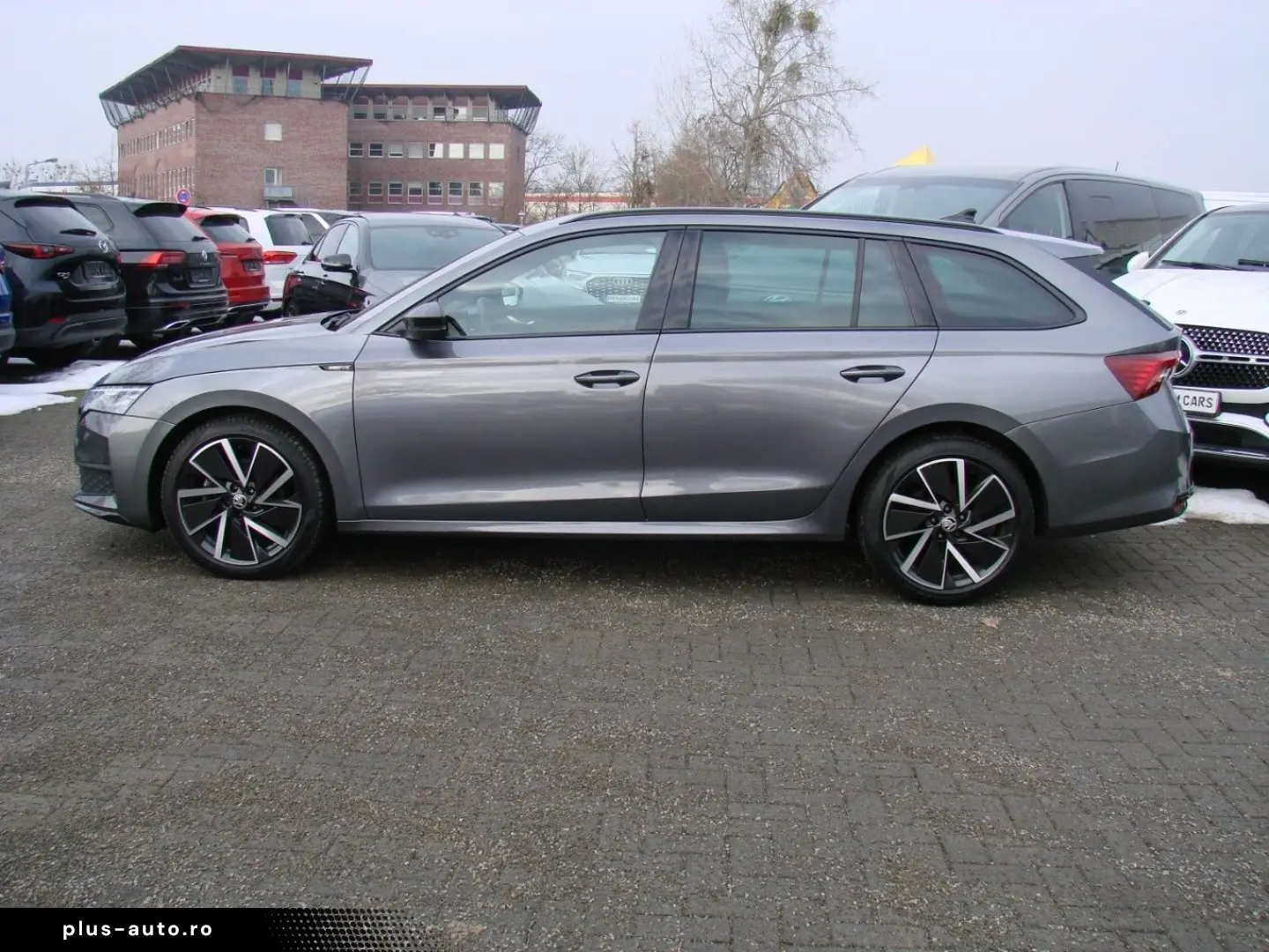 SKODA Octavia 2.0TDi Sportline LED 360º Canton HUD