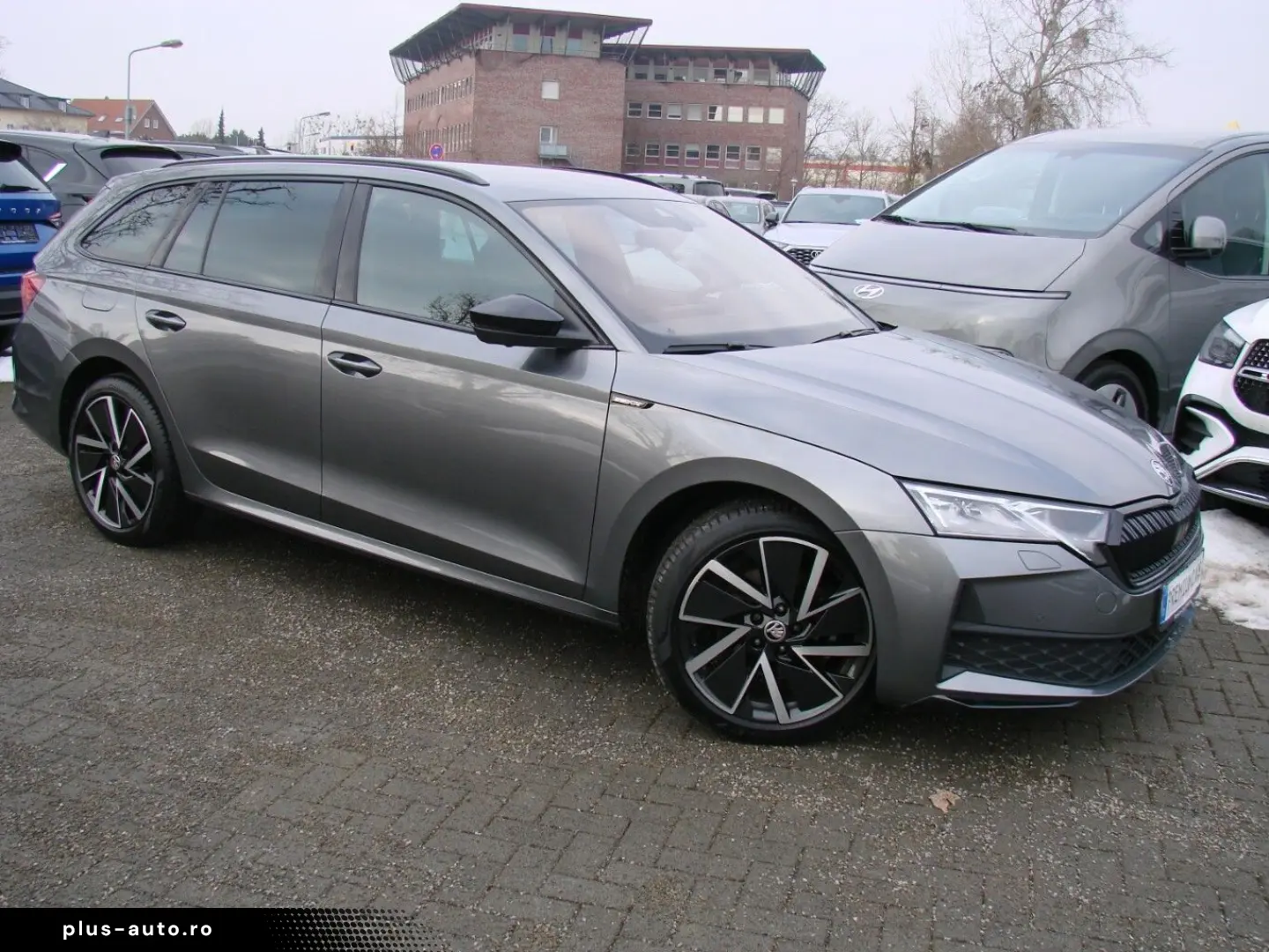 SKODA Octavia 2.0TDi Sportline LED 360º Canton HUD