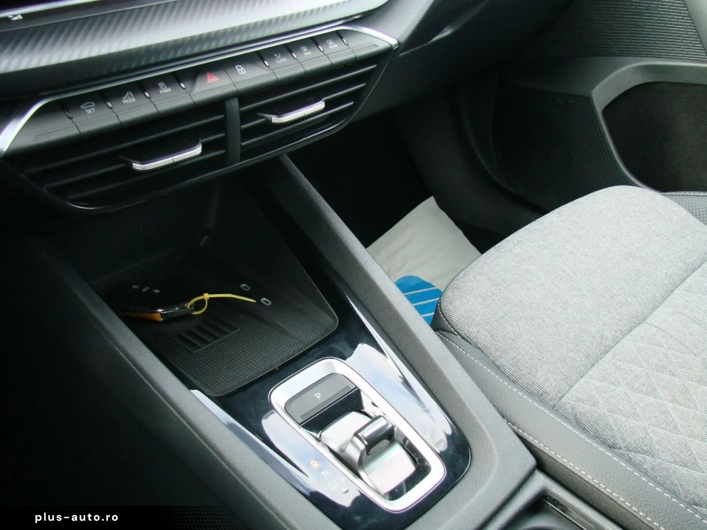 SKODA Octavia 2.0TDi Sportline LED 360º Canton HUD