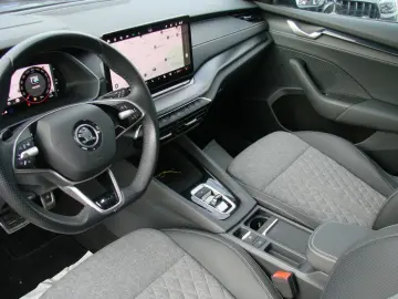 SKODA Octavia 2.0TDi Sportline LED 360º Canton HUD