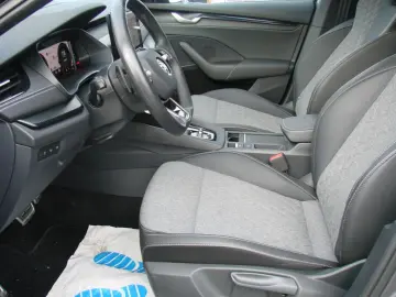 SKODA Octavia 2.0TDi Sportline LED 360º Canton HUD
