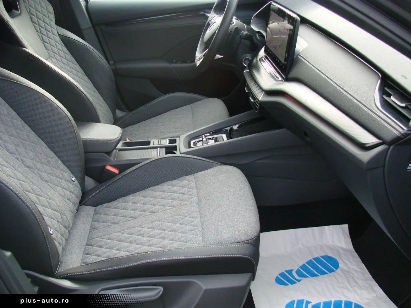 SKODA Octavia 2.0TDi Sportline LED 360º Canton HUD