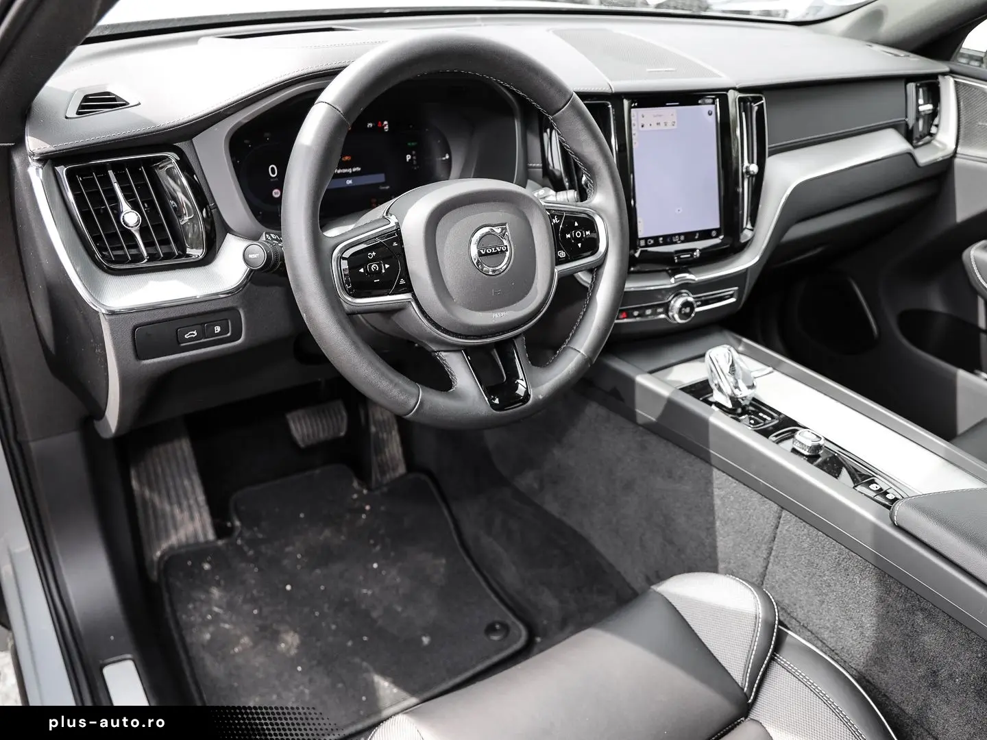 VOLVO XC60 Ultimate Dark Recharge Plug-In Hybrid AWD T