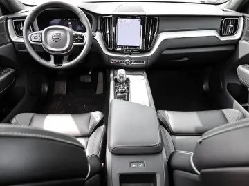 VOLVO XC60 Ultimate Dark Recharge Plug-In Hybrid AWD T