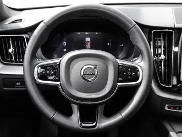 VOLVO XC60 Ultimate Dark Recharge Plug-In Hybrid AWD T