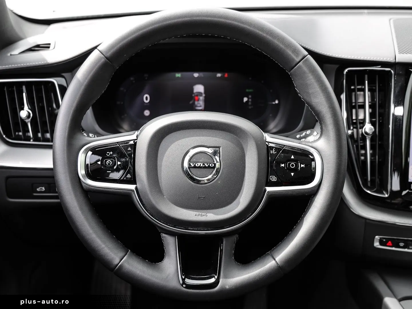 VOLVO XC60 Ultimate Dark Recharge Plug-In Hybrid AWD T