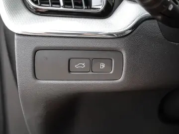 VOLVO XC60 Ultimate Dark Recharge Plug-In Hybrid AWD T