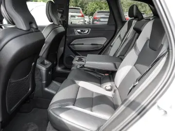 VOLVO XC60 Ultimate Dark Recharge Plug-In Hybrid AWD T