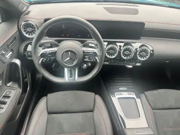 MERCEDES-BENZ CLA 35 AMG 4Matic 1.HD AERO 7TKM HYPERBLAU 360