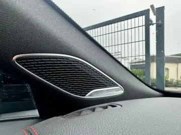 MERCEDES-BENZ CLA 35 AMG 4Matic 1.HD AERO 7TKM HYPERBLAU 360