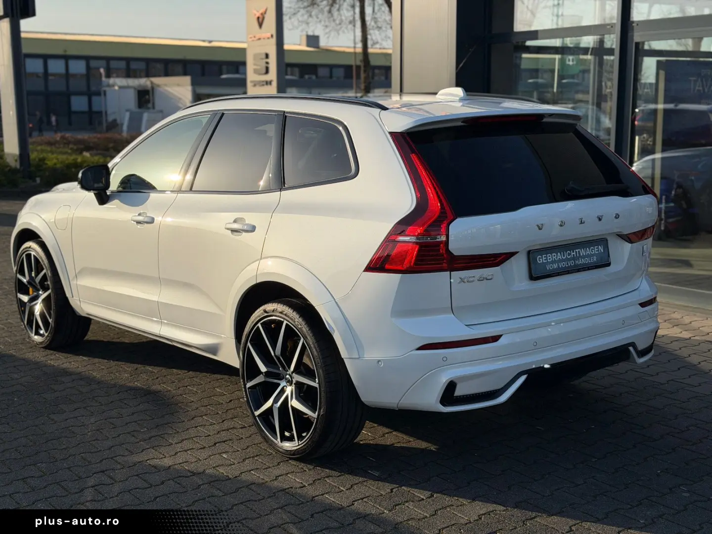 VOLVO XC60 T8 Polestar Engineered 360  B&W ACC