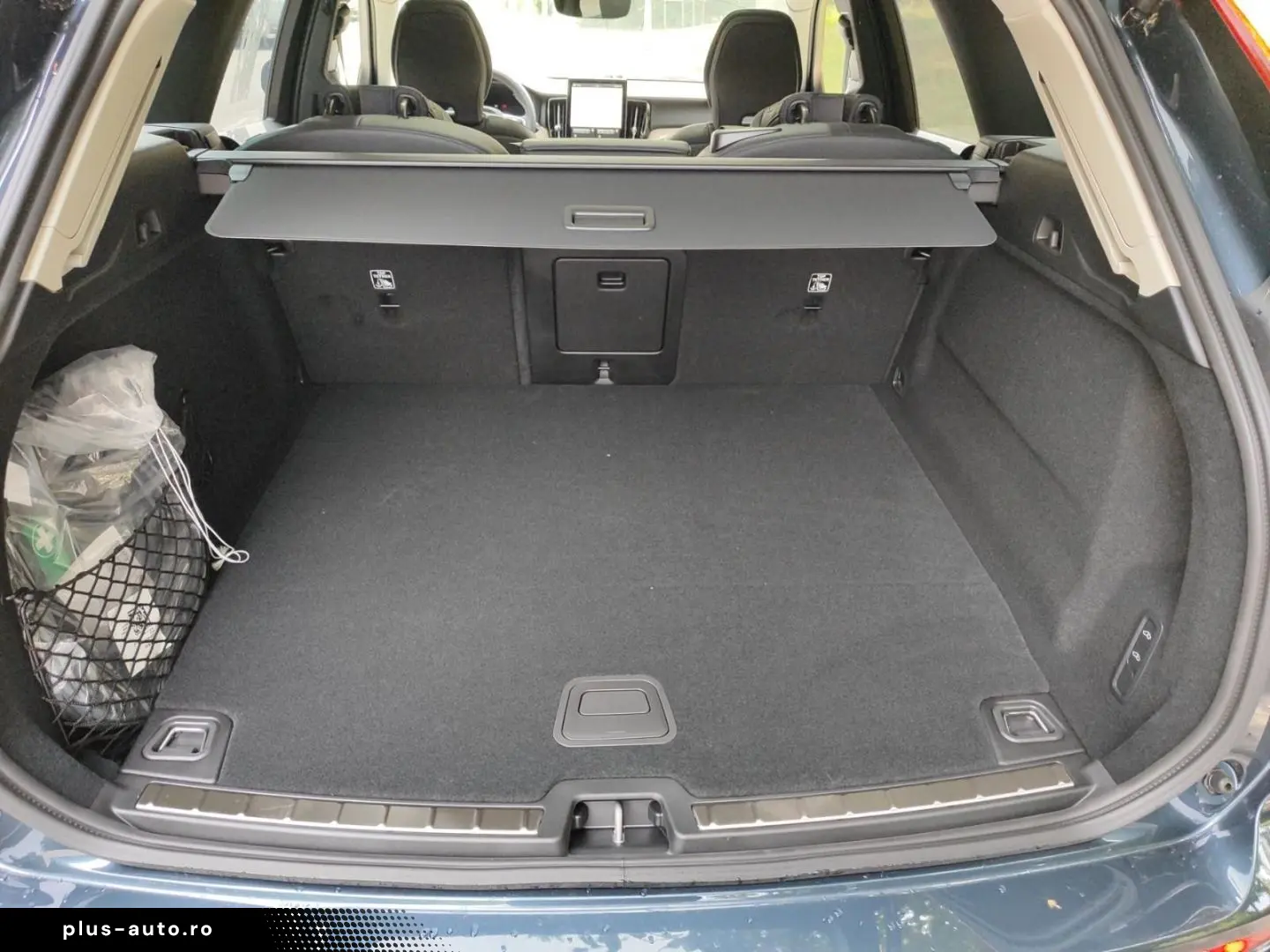 VOLVO XC60 T8 AWD Plug-In-Hybrid Ultra Dark Nappaleder