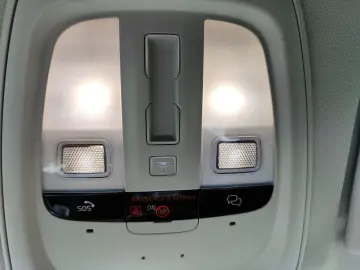 VOLVO XC60 T8 AWD Plug-In-Hybrid Ultra Dark Nappaleder