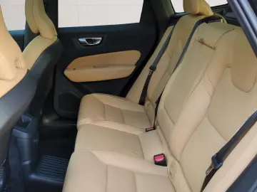 VOLVO XC60 T8 Recharge Plus Bright  Luft BLIS ACC AHK