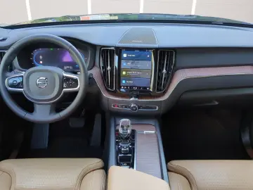 VOLVO XC60 T8 Recharge Plus Bright  Luft BLIS ACC AHK