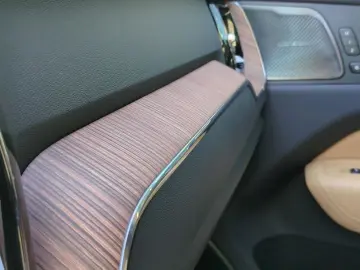 VOLVO XC60 T8 Recharge Plus Bright  Luft BLIS ACC AHK