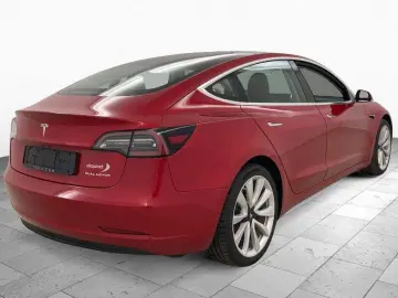 TESLA Model 3 LR Long Range 19  Autopilot 1. Hand