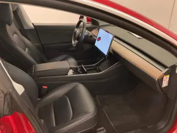 TESLA Model 3 LR Long Range 19  Autopilot 1. Hand