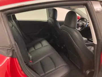 TESLA Model 3 LR Long Range 19  Autopilot 1. Hand