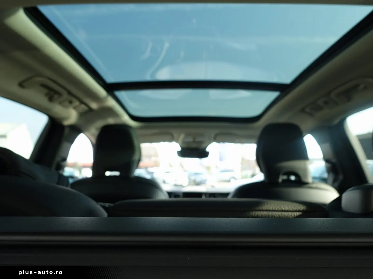 VOLVO XC60 Plus B5 AWD Mild-Hybrid Dark H&K Pano 360