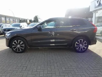 VOLVO XC60 Plus B5 AWD Mild-Hybrid Dark H&K Pano 360