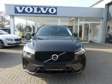 VOLVO XC60 Plus B5 AWD Mild-Hybrid Dark H&K Pano 360