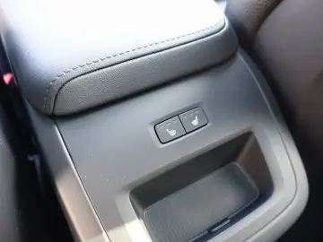 VOLVO XC60 Plus B5 AWD Mild-Hybrid Dark H&K Pano 360