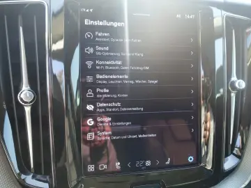 VOLVO XC60 Plus B5 AWD Mild-Hybrid Dark H&K Pano 360