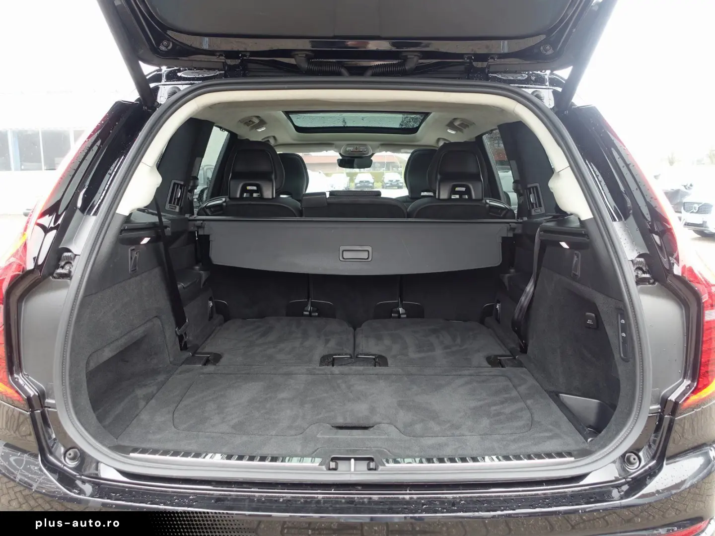 VOLVO XC90 Ultra T8 AWD Massage FourC 360  B&W Pano