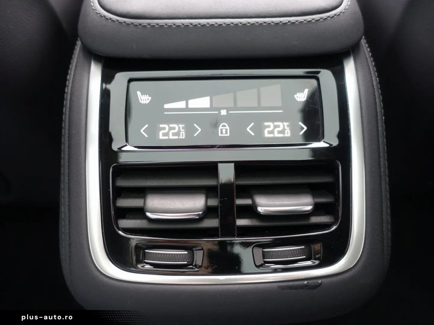 VOLVO XC90 Ultra T8 AWD Massage FourC 360  B&W Pano