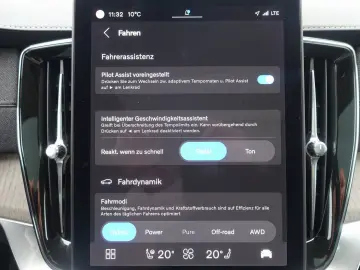 VOLVO XC90 Ultra T8 AWD Massage FourC 360  B&W Pano